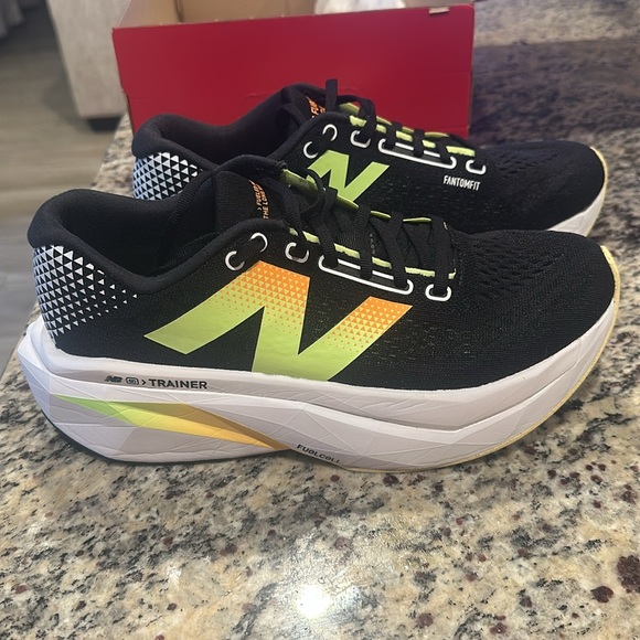 New Balance 
FuelCell SuperComp Trainer v3 Road-Running Shoes - Men's size 9 - Picture 3 of 6